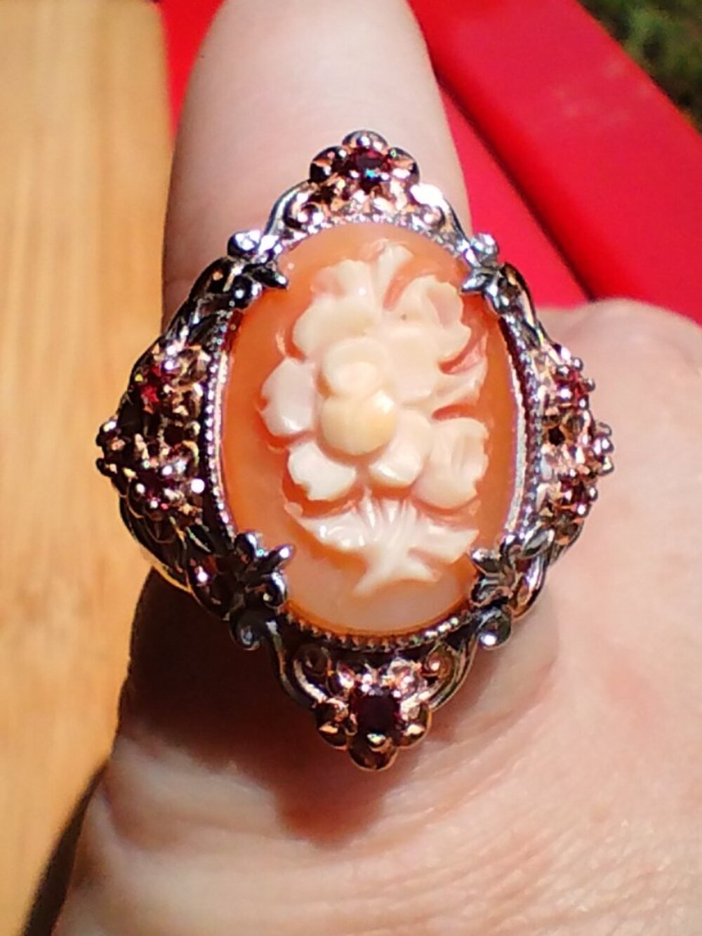 Michael Vallitutti  Genuine Handcarved Shell & Orange Sapphire Cameo 925 Sterlin